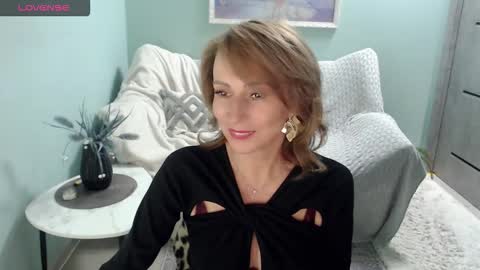 Snapshot of sweet_kitty5 chatting on September 2025 06:15:02 AM Helen online show from September 2025 06:15:02 AM