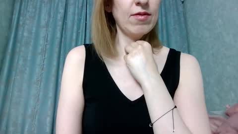 sweet_lilbunny online show from February 2026 04:14:02 PM