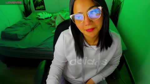 Snapshot of sweet_lina1 chatting on February 2026 01:44:02 AM Lina online show from February 2026 01:44:02 AM