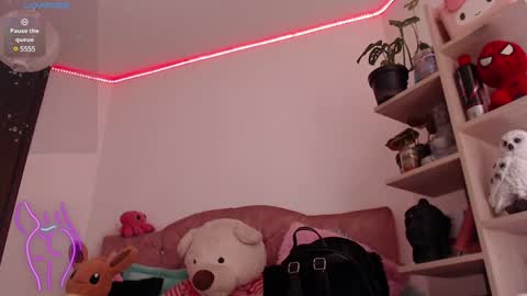 Snapshot of sweet_mackensy chatting on January 2025 06:28:01 PM Miss Mackensy online show from January 2025 06:28:01 PM