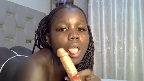 sweet_melodiyy online show from March 2026 07:13:02 PM