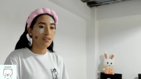 Nhaomy online show from October 2025 08:32:01 PM