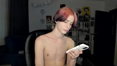 kira online show from December 2025 09:22:02 PM