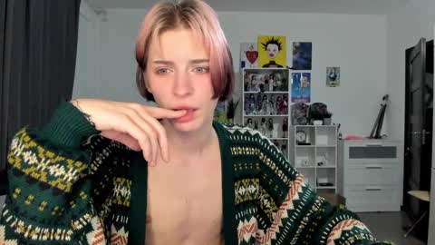 kira online show from March 2026 08:22:02 PM