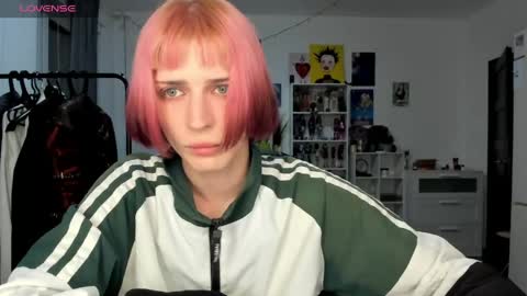 kira online show from April 2026 05:53:02 PM