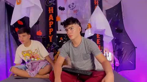 Snapshot of sweet_petter chatting on October 2025 12:51:01 PM Petter online show from October 2025 12:51:01 PM