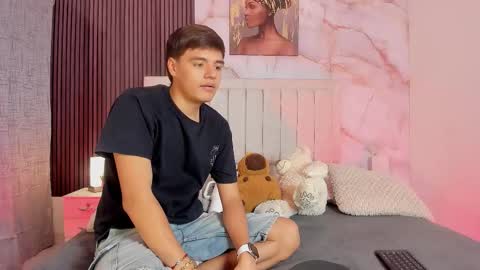 Snapshot of sweet_petter chatting on November 2025 01:54:01 PM Petter online show from November 2025 01:54:01 PM