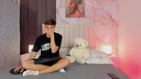 Snapshot of sweet_petter chatting on November 2025 12:59:01 PM Petter online show from November 2025 12:59:01 PM