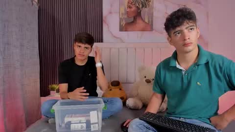 Snapshot of sweet_petter chatting on November 2025 12:56:01 PM Petter online show from November 2025 12:56:01 PM