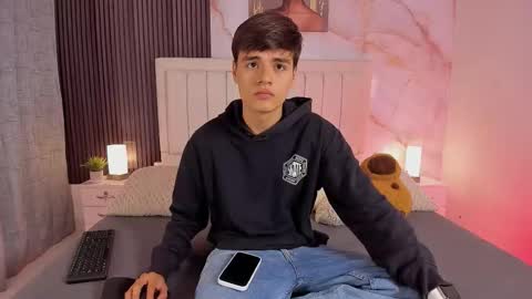 Snapshot of sweet_petter chatting on November 2025 01:37:02 PM Petter online show from November 2025 01:37:02 PM