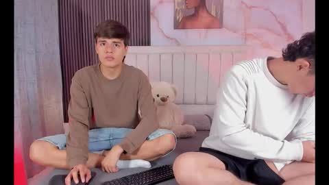 Snapshot of sweet_petter chatting on December 2025 01:05:02 PM Petter online show from December 2025 01:05:02 PM