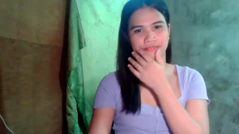 Snapshot of sweet_reyan2003 chatting on June 2026 07:00:01 AM REYAN online show from June 2026 07:00:01 AM