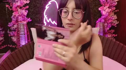 Snapshot of sweet_roxanee chatting on February 2026 01:21:01 PM Roxanee online show from February 2026 01:21:01 PM