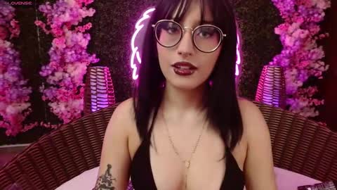 Snapshot of sweet_roxanee chatting on February 2026 01:54:01 PM Roxanee online show from February 2026 01:54:01 PM