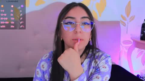 Sammy Lauren online show from March 2025 05:01:01 PM