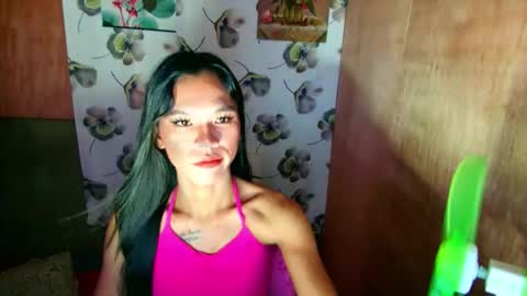 Zhienne online show from November 2025 12:16:01 PM