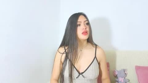 sweet_sophie_7 online show from September 2025 04:25:01 AM