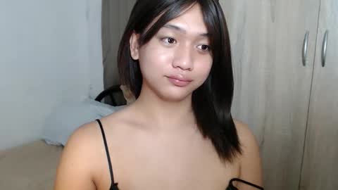 Snapshot of sweet_tenshi chatting on February 2026 08:01:01 PM tenshi online show from February 2026 08:01:01 PM