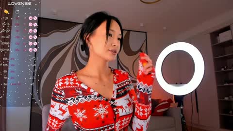 Yasu online show from December 2024 08:40:01 AM