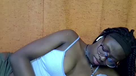 Snapshot of sweet_zarah chatting on April 2026 08:24:02 PM sweet_zarah online show from April 2026 08:24:02 PM