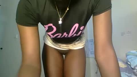 Snapshot of sweetass_02 chatting on October 2025 09:43:01 AM bianca online show from October 2025 09:43:01 AM