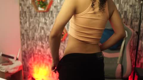 Salom independent model online show from April 2026 09:05:01 PM