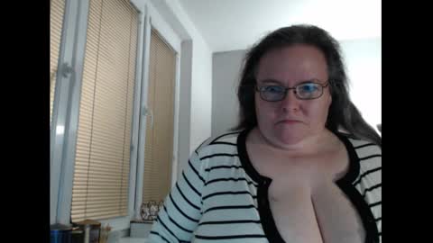 Sweetboobs85h online show from February 2026 10:02:01 PM