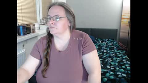 Sweetboobs85h online show from February 2026 09:55:02 PM