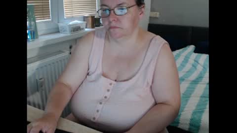 Snapshot of sweetboobs85h chatting on July 2026 06:40:02 AM Sweetboobs85h online show from July 2026 06:40:02 AM