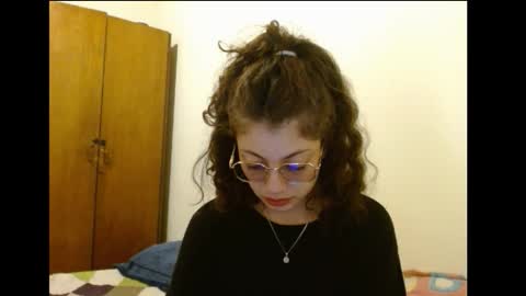 sweetcalm_ online show from February 2026 04:06:01 AM