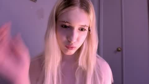 sweetcrystalll online show from August 2026 05:59:02 PM