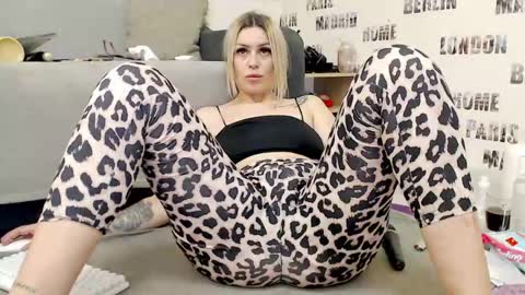 Snapshot of sweetdaiana23 chatting on May 2026 07:44:02 PM Daiana Onlyfans - Blonddaiana online show from May 2026 07:44:02 PM