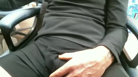 Snapshot of sweetdong chatting on January 2025 02:08:02 PM Stick around its a grower online show from January 2025 02:08:02 PM