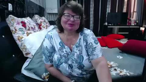 sweetestmilf4you online show from April 2026 06:03:02 PM