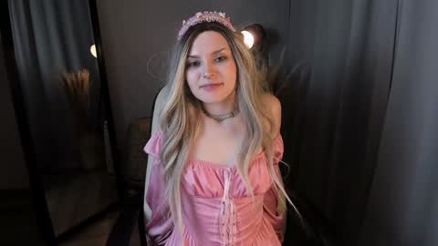 Kira online show from December 2024 06:17:02 PM