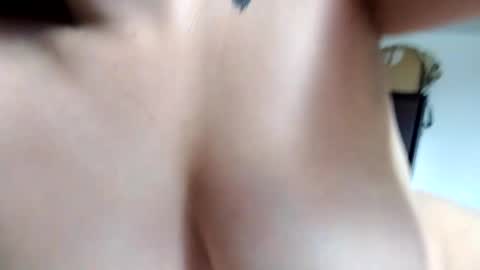 Ana Mara  i cant Make noise My family is here  online show from November 2025 07:08:02 PM