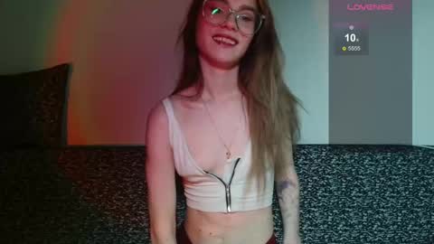 Snapshot of sweetiekris chatting on October 2025 11:00:02 PM sweetiekris online show from October 2025 11:00:02 PM
