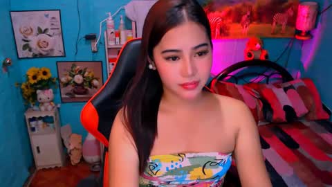 Nicole online show from December 2024 05:04:01 PM