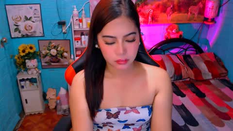 Nicole online show from December 2024 09:07:01 AM