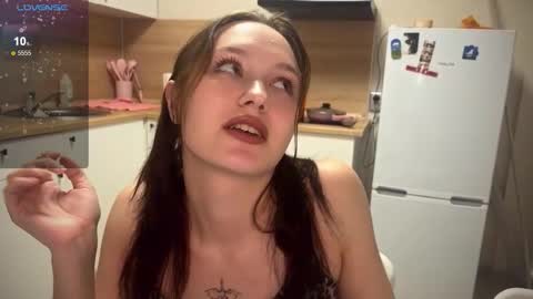 Snapshot of sweetieseva chatting on September 2025 03:11:01 PM Eva and Lisa online show from September 2025 03:11:01 PM