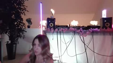 sweetjewlez online show from November 2025 01:37:01 AM