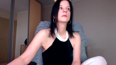 Snapshot of sweetlonglips_ chatting on December 2024 09:36:02 AM JenJenny online show from December 2024 09:36:02 AM