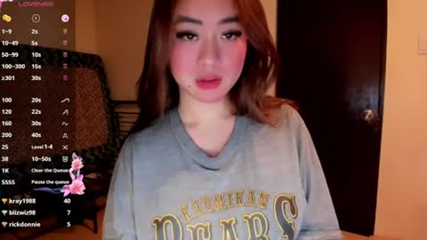 Zoe online show from June 2026 01:01:02 PM