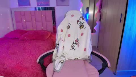 SweetLune online show from October 2025 01:11:01 PM