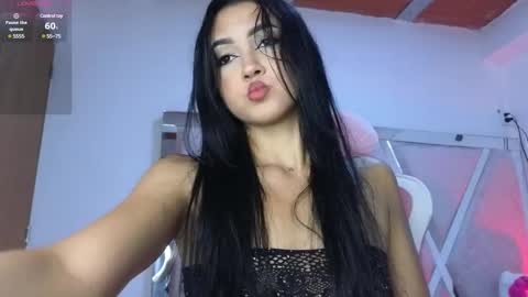 Snapshot of sweetmia__1 chatting on February 2025 12:24:01 PM Mia online show from February 2025 12:24:01 PM