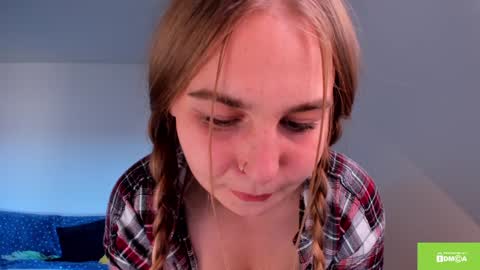 Mila online show from September 2025 03:35:02 PM