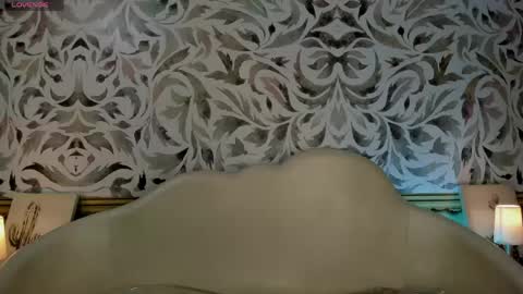 Snapshot of sweetness_siren chatting on May 2026 05:27:02 AM siren online show from May 2026 05:27:02 AM