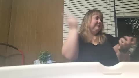 Snapshot of sweetpea6869 chatting on December 2025 07:26:02 AM babygirl online show from December 2025 07:26:02 AM