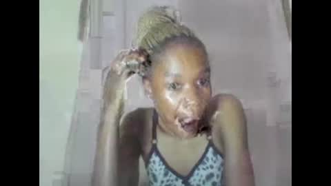 ESTHER online show from February 2025 06:21:01 PM