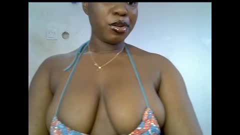 Snapshot of sweetpetitgirl chatting on July 2026 07:27:02 AM LILY BRANDY online show from July 2026 07:27:02 AM